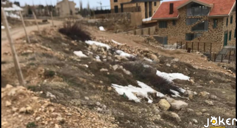 Land for sale in Kfardebian