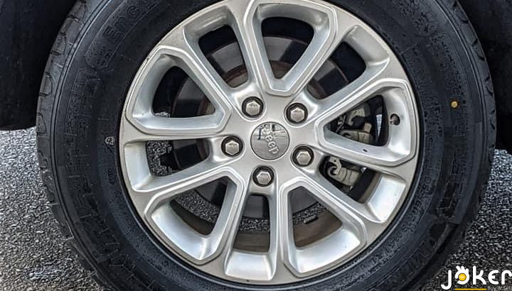 Grand Cherokee Laredo 2014