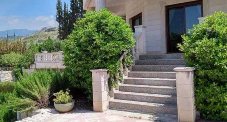 Villa for sale in Dhour Azki Denniyeh