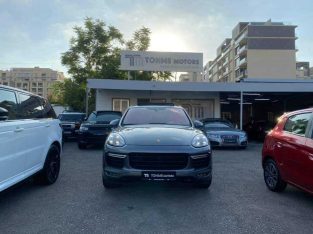 Porshe Cayenne Turbo 2015