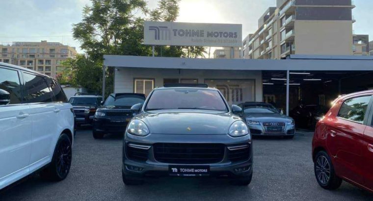 Porshe Cayenne Turbo 2015