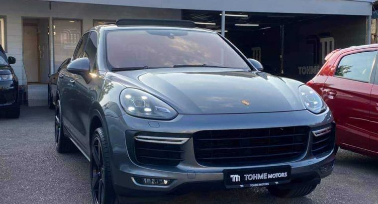 Porshe Cayenne Turbo 2015