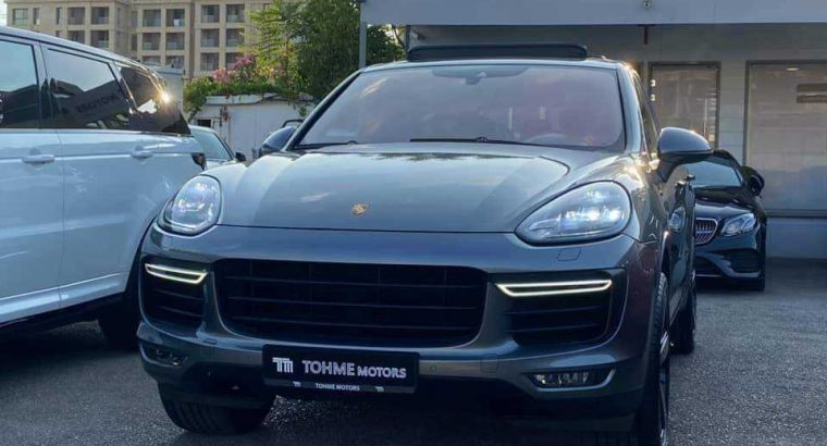 Porshe Cayenne Turbo 2015