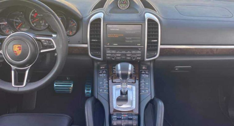 Porshe Cayenne Turbo 2015