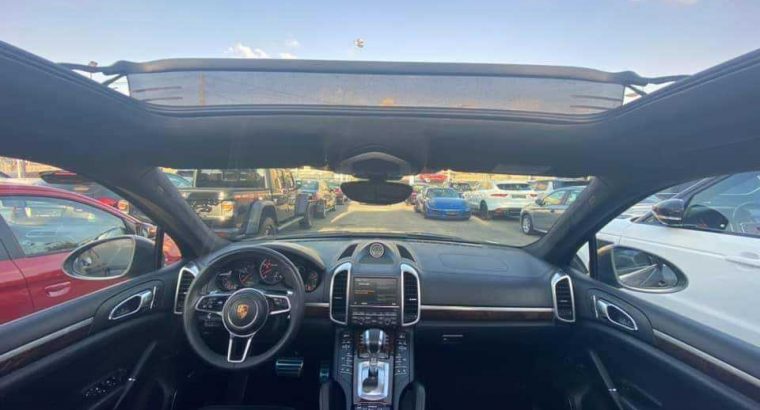 Porshe Cayenne Turbo 2015