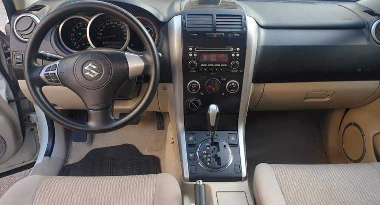 Suzuki grand vitara GLX 2014