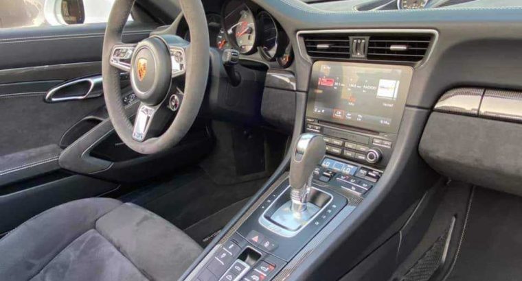 Porsche 911 Carrera GTS Cabriolet 2017