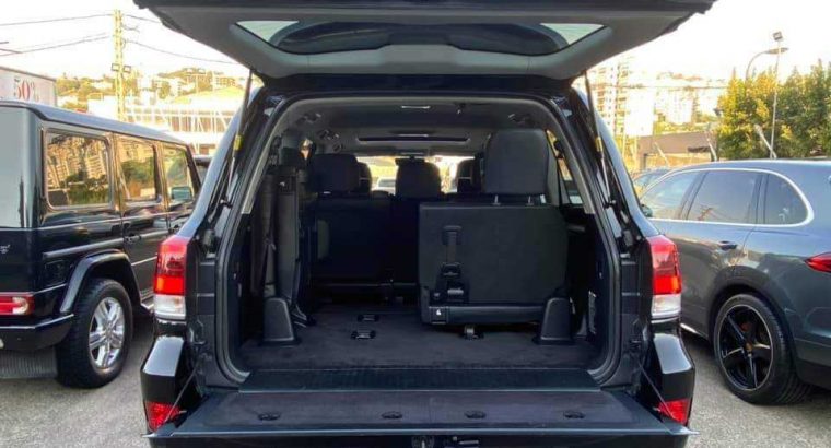 Toyota Land Cruiser VX V8 5.7 2016