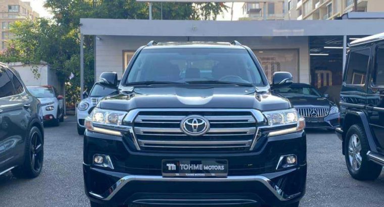 Toyota Land Cruiser VX V8 5.7 2016