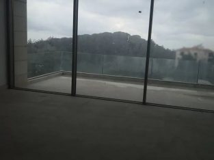 Triplex for sale in Bremmena