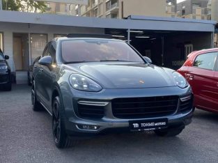 Porsche Cayenne Turbo 2015