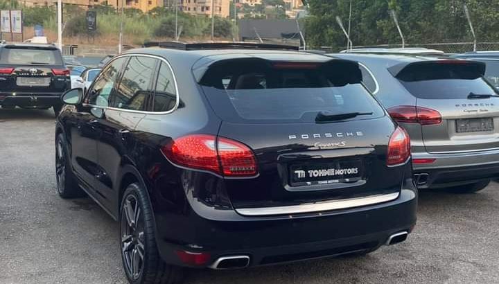 Porsche Cayenne S 2011