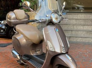 Motorcycle Vespa Primavera 2016