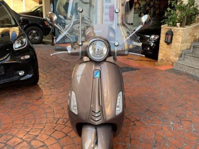 Motorcycle Vespa Primavera 2016