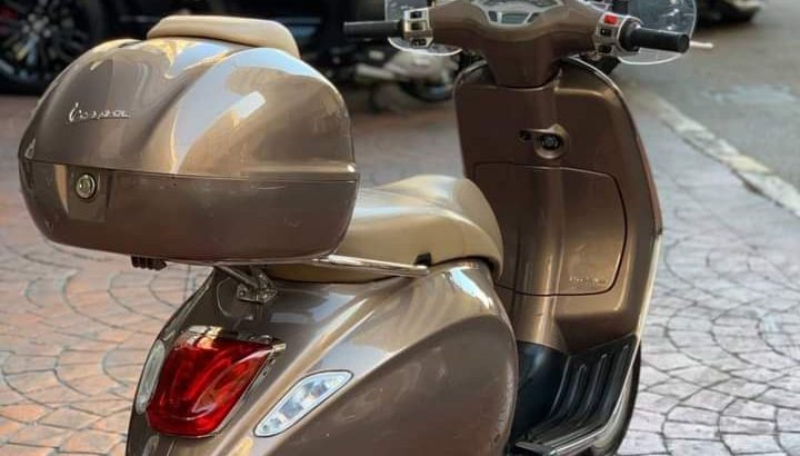 Motorcycle Vespa Primavera 2016
