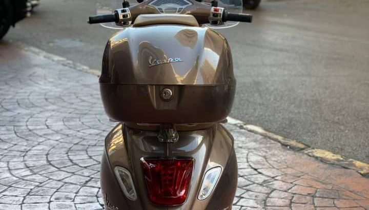 Motorcycle Vespa Primavera 2016