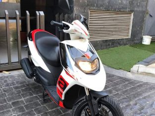 Motorcycle Aprilia Sr 2019