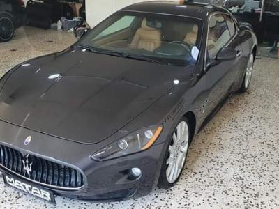 Maserati Granturismo V8 Ferrari 2011