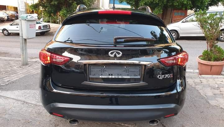 Infiniti QX70 S 2015