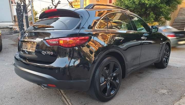 Infiniti QX70 S 2015