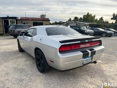 Dodge Challenger V6