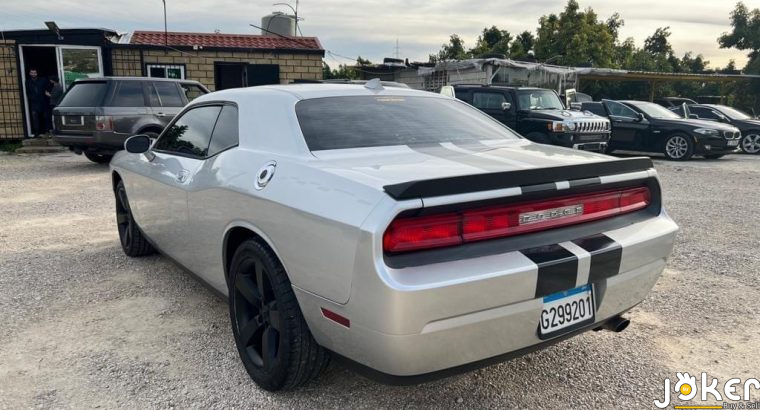 Dodge Challenger V6