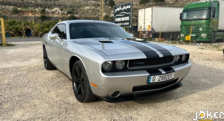 Dodge Challenger V6