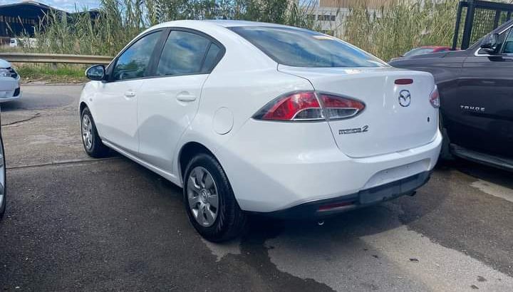 Mazda 2 2015