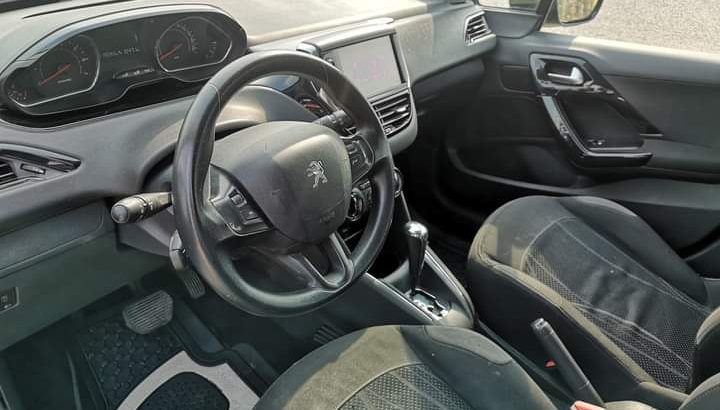 Peugeot 208 2013
