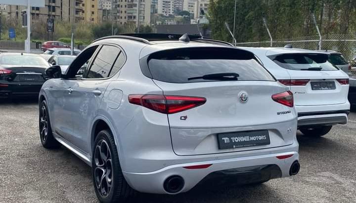 Alfa Romeo Stelvio Veloce 2021
